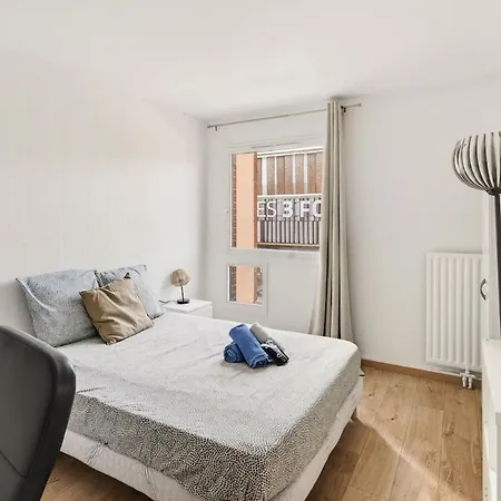Spacieux T4 Avec Balcon - Acces Direct Rer A Apartman *