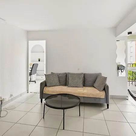 Spacieux T4 Avec Balcon - Acces Direct Rer A Apartman
